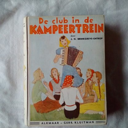De club in de kampeertrein