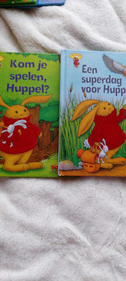 Een superdag voor Huppel/Kom je spelen, Huppel?