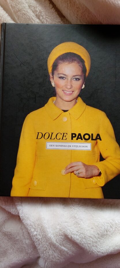 Dolce Paola een koninklijk stijlicoon