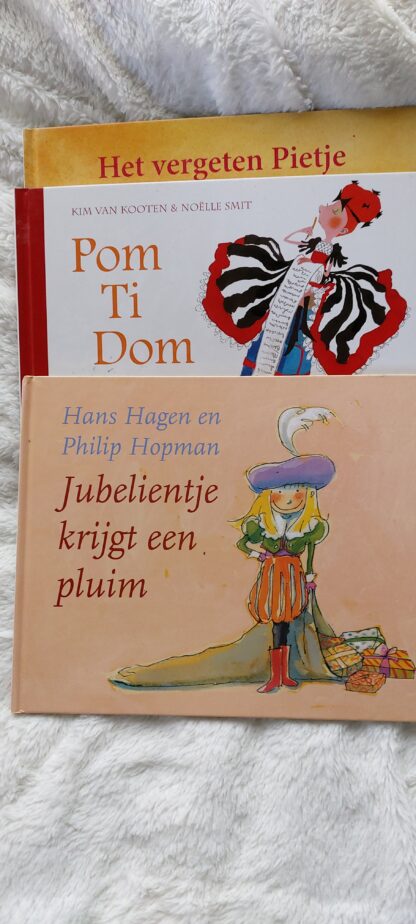 Jubelientje krijgt een pluim/Pom Ti Dom/Het vergeten Pietje